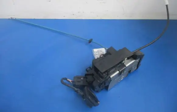 Fiat Croma Front door lock 51823815