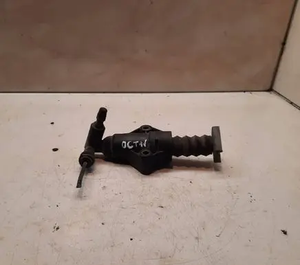 Skoda Octavia Mk1 (1U) Clutch master cylinder 1J0721261F