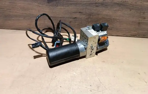 Peugeot 307 CC Convertible roof hydraulic pump PT0B07080120 10562130111 1104715