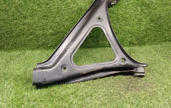 Volkswagen Touareg II Rear control arm 7P0505312E 7P0505352D