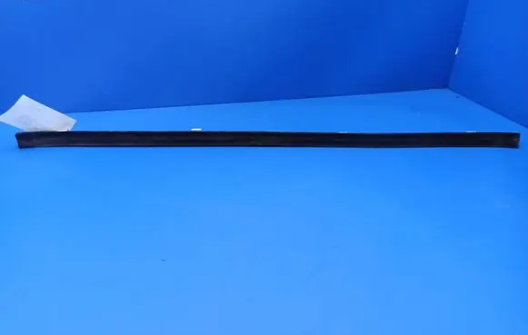 Mercedes-Benz S W140 Rubber seal front door window/glass 