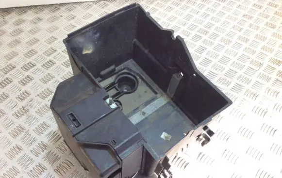 Ford Focus Battery box tray 3M5110723AP