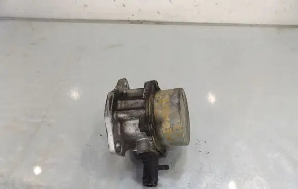 Renault Megane III Vacuum pump