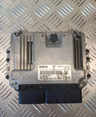 Alfa Romeo Mito Engine control unit/module 51865263 0281015573 44E161BDM