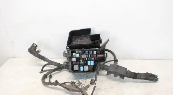 Toyota RAV 4 (XA40) Fuse box set 8266242600