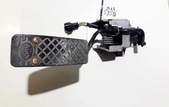 Audi A6 S6 C4 4A Accelerator throttle pedal 0205001017 46852669