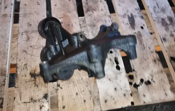 Renault Trafic III (X82) Generator/alternator bracket 