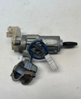 Toyota Yaris Ignition lock 45020521 CYC1A 7894