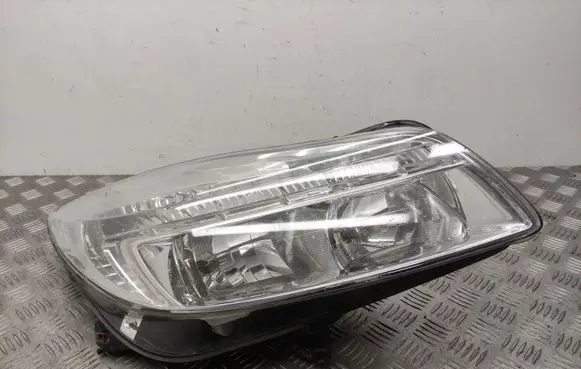 Opel Insignia A Headlight/headlamp 13226781