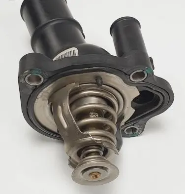 Ford Mondeo MK IV Thermostat housing 5653258