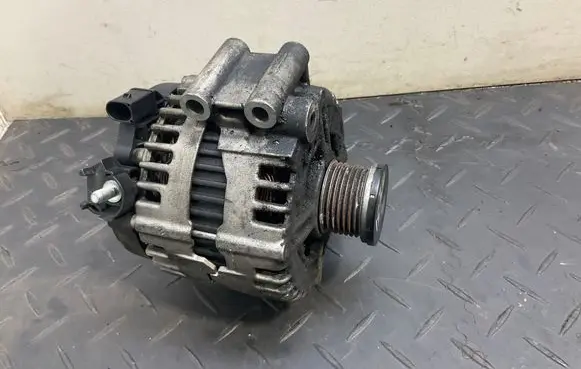 BMW 3 E92 E93 Generator/alternator 7557789 09141710