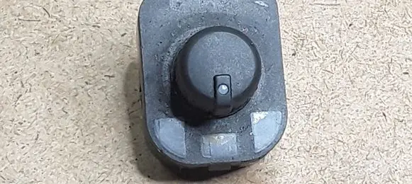 Audi A4 S4 B6 8E 8H Wing mirror switch 8E0959565