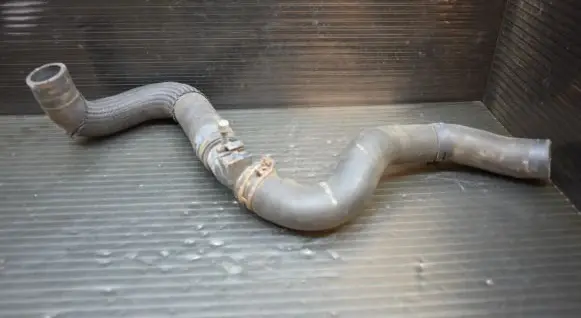 Nissan Qashqai Engine coolant pipe/hose