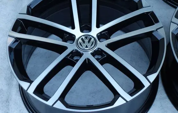 Volkswagen Golf VII R18 alloy rim 5G0601025AD