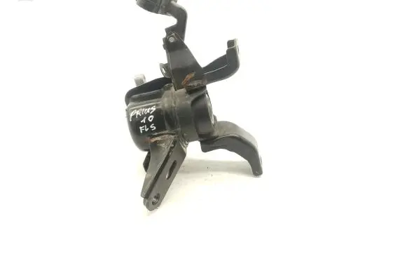 Toyota Prius (XW30) Engine mount bracket