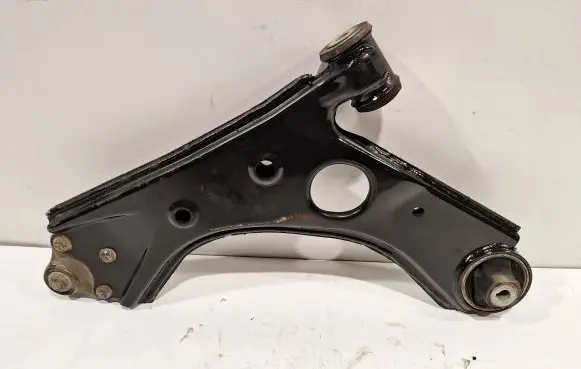 Fiat 500L Front control arm