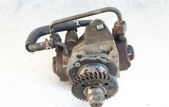 Subaru Outback Fuel injection high pressure pump 2940000760