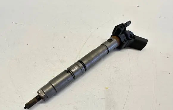 Audi A6 S6 C6 4F Fuel injector 059130855AX