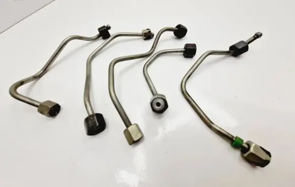 Citroen C4 II Fuel injector supply line/pipe 