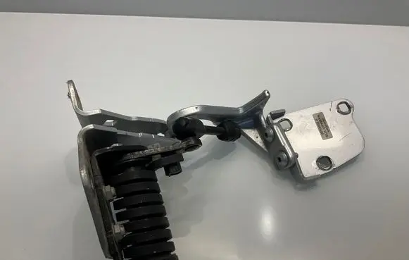 Mercedes-Benz E C207 W207 Tailgate/trunk/boot hinge A2077500423 2077500423