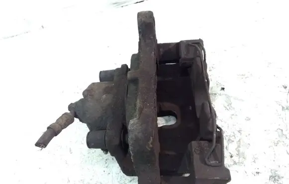 Volkswagen PASSAT B7 Front brake caliper