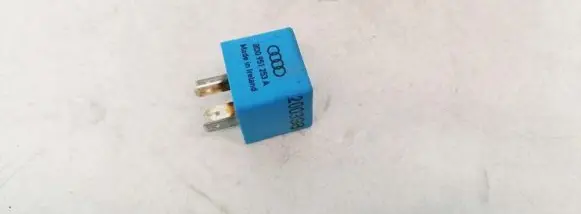 Audi A6 S6 C5 4B Other relay 8D0951253A