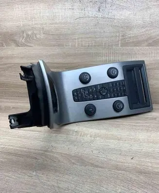 Volvo V50 Climate control unit 8696495 USED