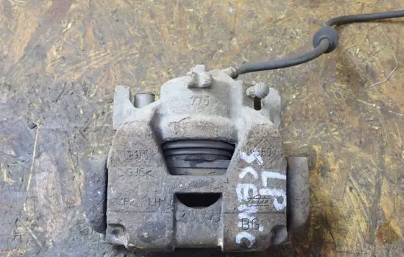 Renault Scenic III - Grand scenic III Front brake caliper 