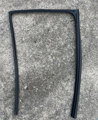 Toyota C-HR I Rubber seal rear door window/glass 