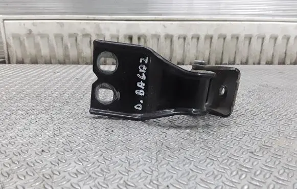 Ford Focus Tailgate/trunk/boot hinge