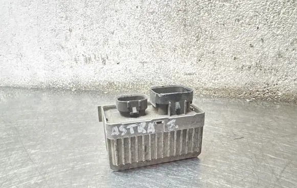 Opel Astra J Glow plug pre-heat relay 0522122601