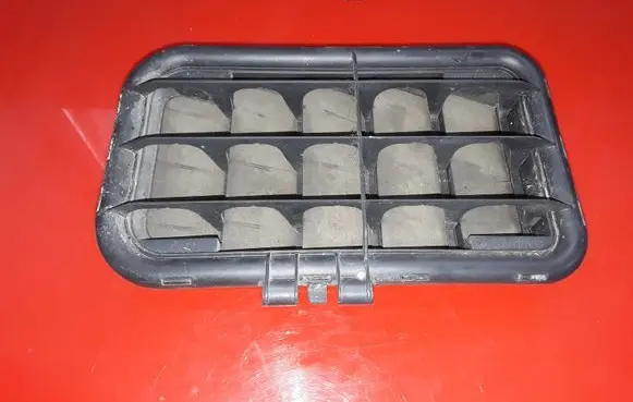 Audi A8 S8 D4 4H Quarter panel pressure vent 4E0819181 4E0819181C