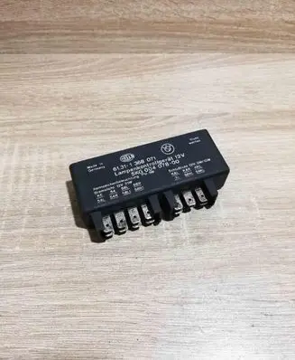 BMW 3 E30 Other relay 1368071 5KG004078