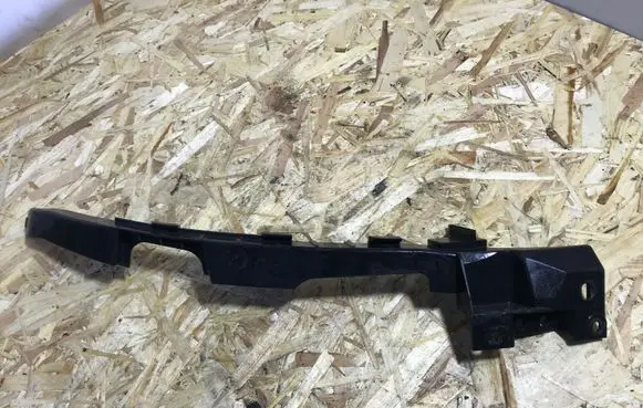 Opel Insignia A Front bumper mounting bracket 13250571