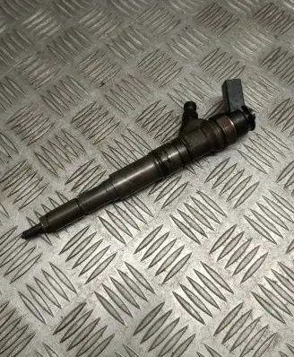 BMW 5 E60 E61 Fuel injector 7793836