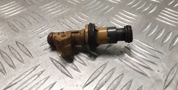 Volvo S40 Fuel injector 9125821