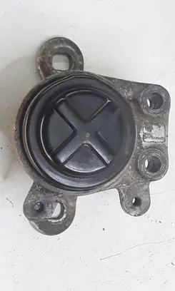 Ford Mondeo Mk III Engine mount bracket 2S716037AA 2S716F012AD