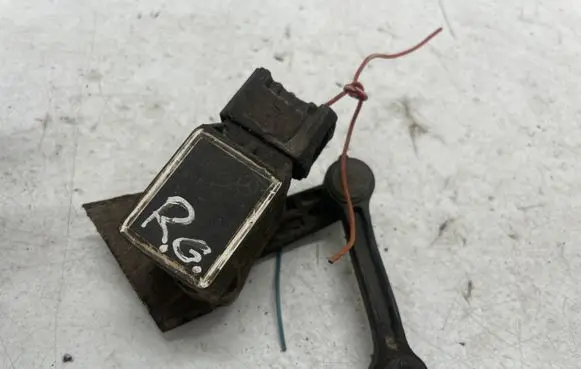 Mercedes-Benz R W251 Headlight/headlamp level sensor A0105427717