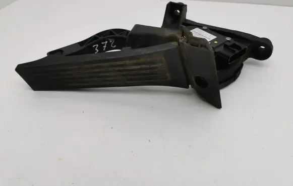 Hyundai i40 Accelerator throttle pedal 327272T900