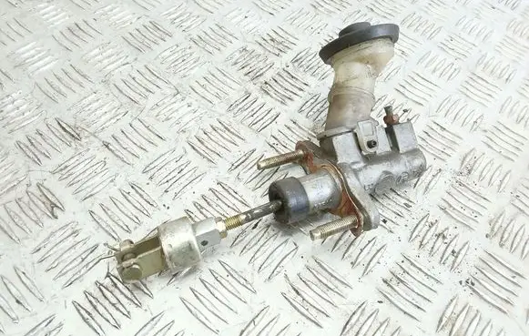 Toyota Corolla E90 Clutch slave cylinder 