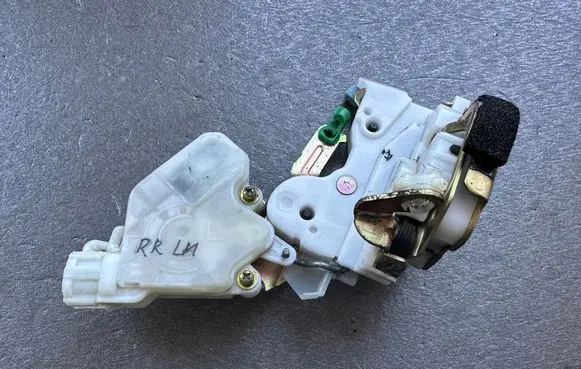Nissan Patrol Y61 Rear door lock 82503VB000