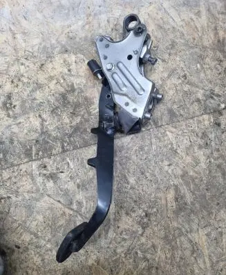 Toyota Corolla Verso AR10 Brake pedal