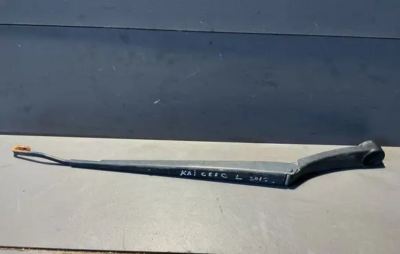 KIA Ceed Front wiper blade arm F00S51F046