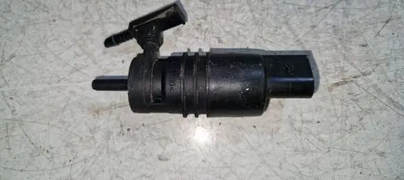 Mercedes-Benz E W212 Windscreen/windshield washer pump 2218690121