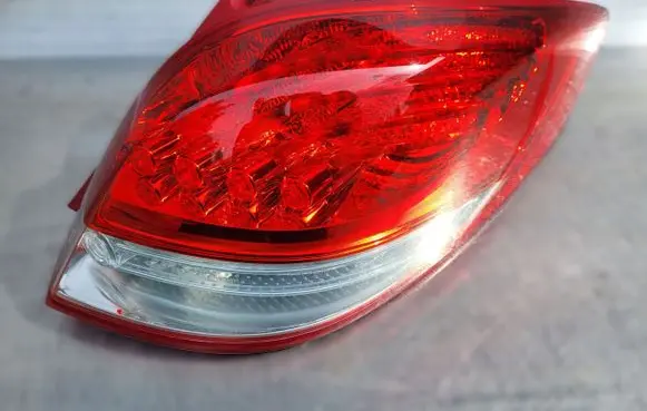 Hyundai Veloster Rear/tail lights 2V120