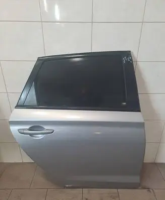 Hyundai i30 Rear door 