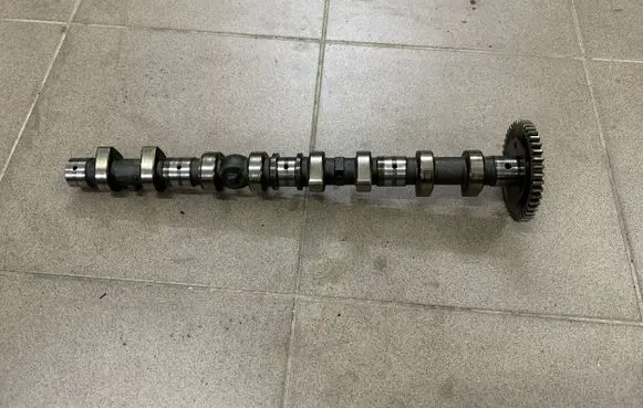 Mercedes-Benz Vito Viano W639 Camshaft R6110510001 6110510001