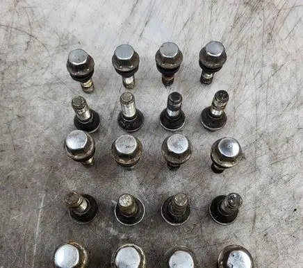 Volvo S60 Nuts/bolts