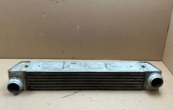 BMW 5 E60 E61 Intercooler radiator 7795823