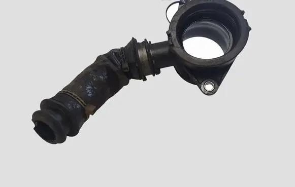 Ford Focus Air intake hose/pipe AV616C784AD